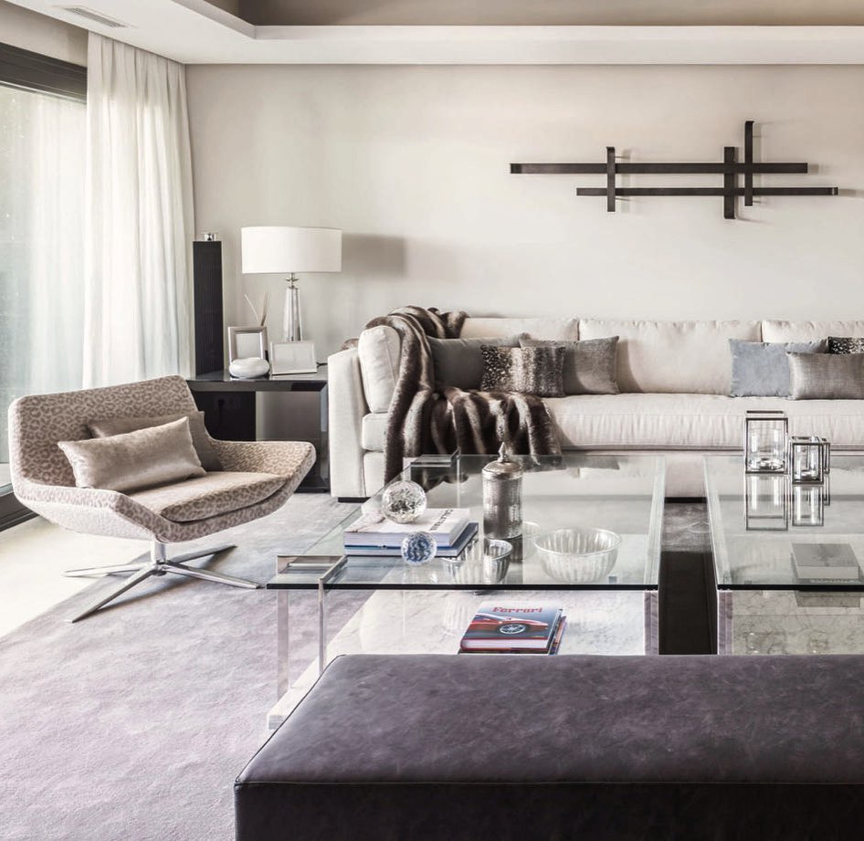 A contemporary living room full of clean lines, personality and a comfortable sophistication by @carlosalvarezlop His thoughtful designs, always include an imminent respect for quality, always with the goal to create memorability; a quiet and timeless drama of sorts that becomes addictive to the eyes.  Learn more about this incredible designer on our blog - Link on profile .
.
.
.
#inconversation #carlosalvarezlopez #ivanmeade #lifemstyleblog #interview #interiordesign #interiorismo #diseñodeinteriores #estilo #style #spanishdesign #spanishdesigner #diseñadorespañol #spain #picoftheday #instagood #instadesign #madridmemola #homeoffice #livingroom #sala #instadesign #picoftheday #insragood