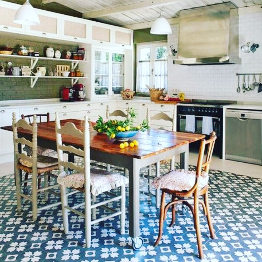 A wonderful rustic kitchen design by @memiescarzaga - With more than 30 years of professional experience behind her, Memi Escárzaga is one of the most recognized design forces in the North of Spain.  She can be considered not just an interior designer, but a treasure hunter as she has rescued and rehabilitated many beautiful homes for her clients that were dilapidated and now have a new life! - Read this wonderful interview now - link on our profile
.
.
.
.
.
#memiescarzaga #ivanmeade #lifeMstyle #lifeofadesigner #inconversation #interiordesigner #interiors #interiorismo #diseño #instadesign #santander #españa #homedecor #decor #madeinspain #españamemola #sala #kitchen #kitchendesign #cocina #rustic #sophisticated #fun